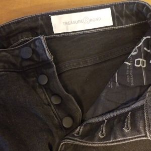 Mom Jean's size 28 4 button closure